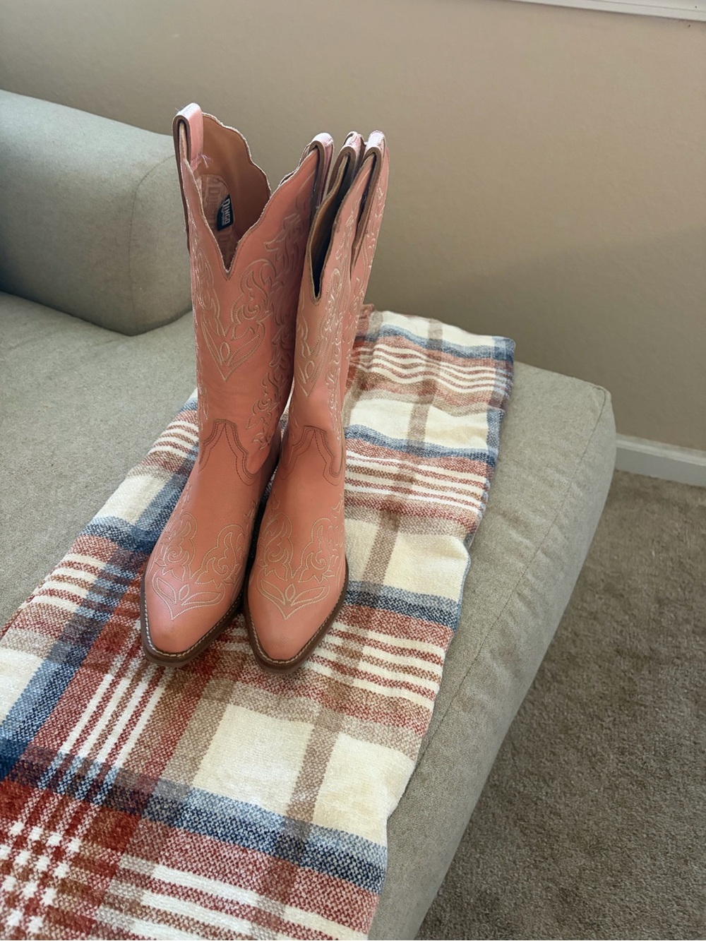 Dingo peach cowgirl boots